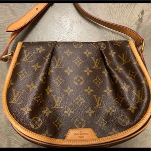 Vintage Louis Vuitton Menilmontant